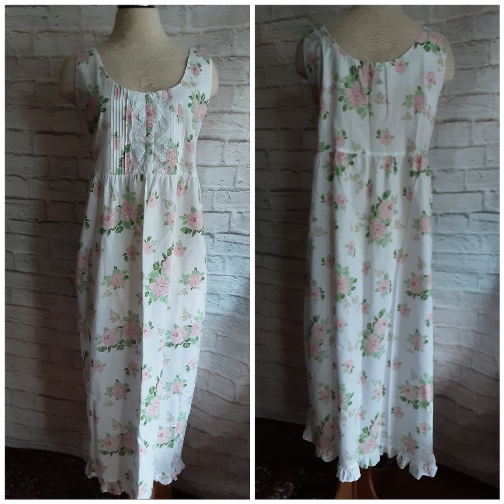 "Laura Ashley" Maxi Night Gown And Matching Shrug
